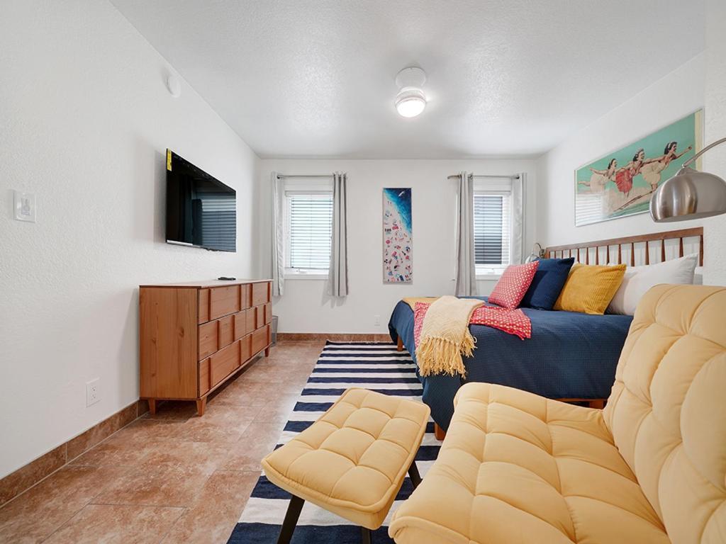 3 Bedrooms Ньюпорт-Бич Экстерьер фото